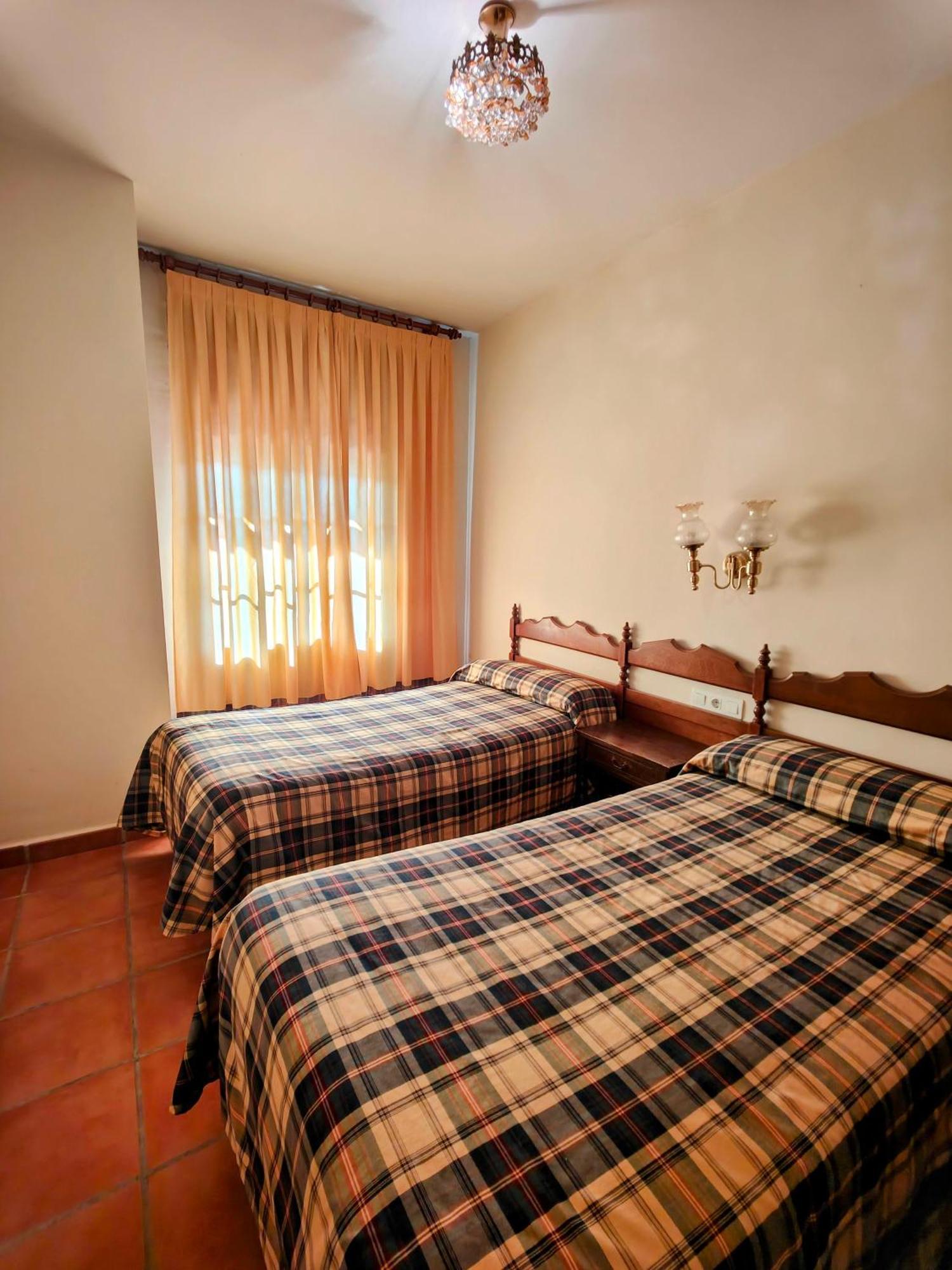 Hostal Montemayor Montemayor del Rio المظهر الخارجي الصورة